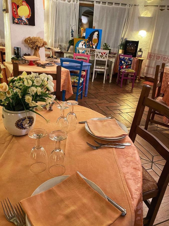Locanda Tipica Sa Corte Oliena Exterior photo